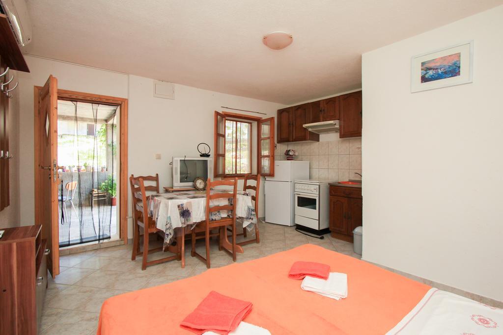 Robinson Braco Apartamento Bogomolje Exterior foto