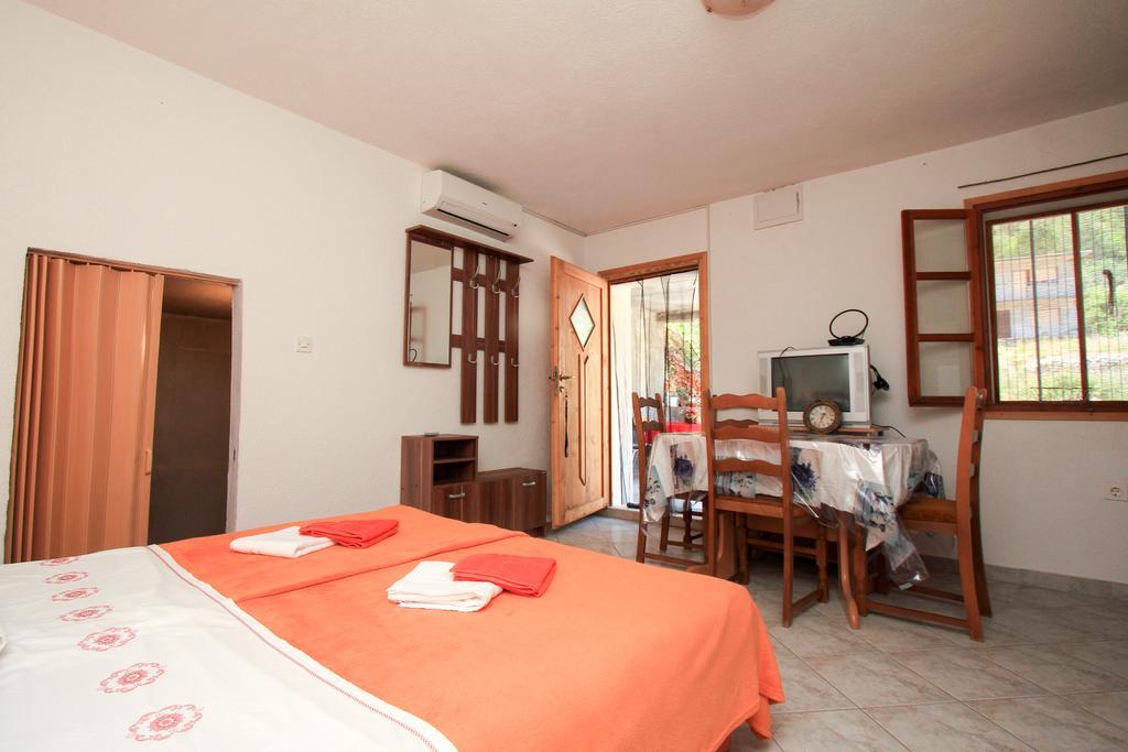 Robinson Braco Apartamento Bogomolje Exterior foto